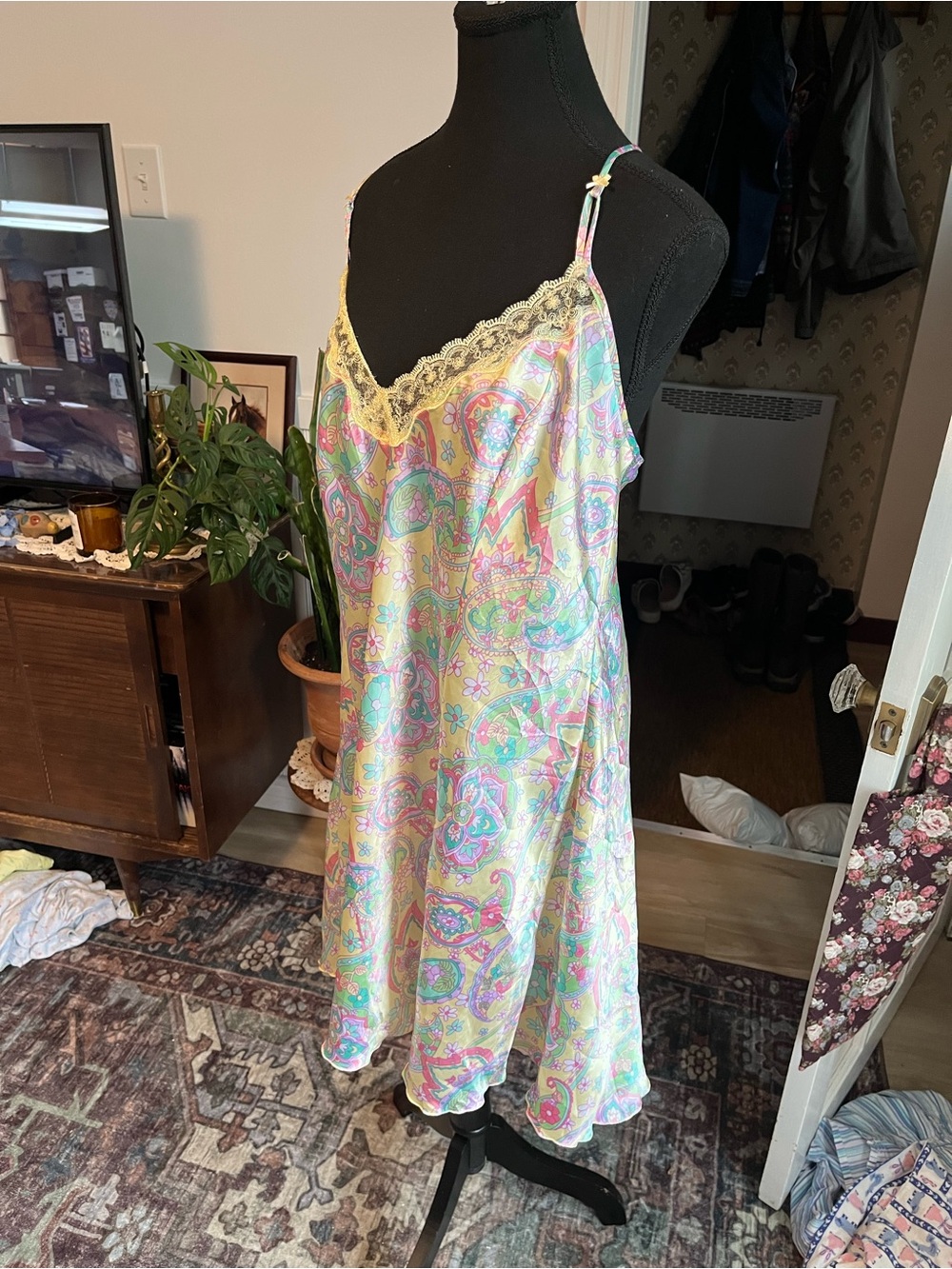 Women’s Y2K Vintage Pastel Paisley Satin Slip Dress with Lace Trim Size XL